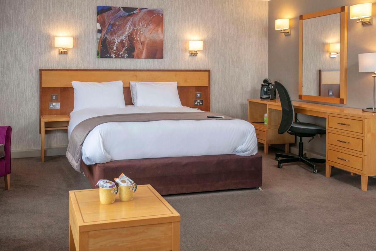 Best Western Heath Court Hotel Newmarket  Ngoại thất bức ảnh