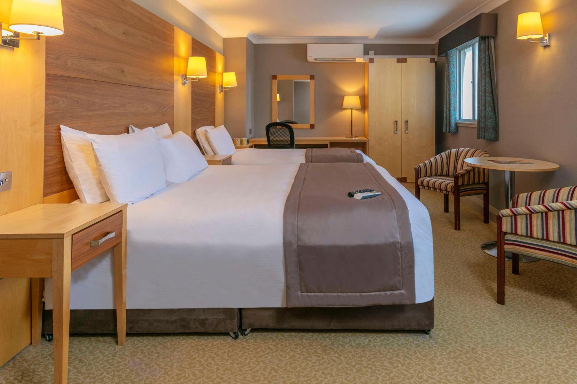Best Western Heath Court Hotel Newmarket  Ngoại thất bức ảnh