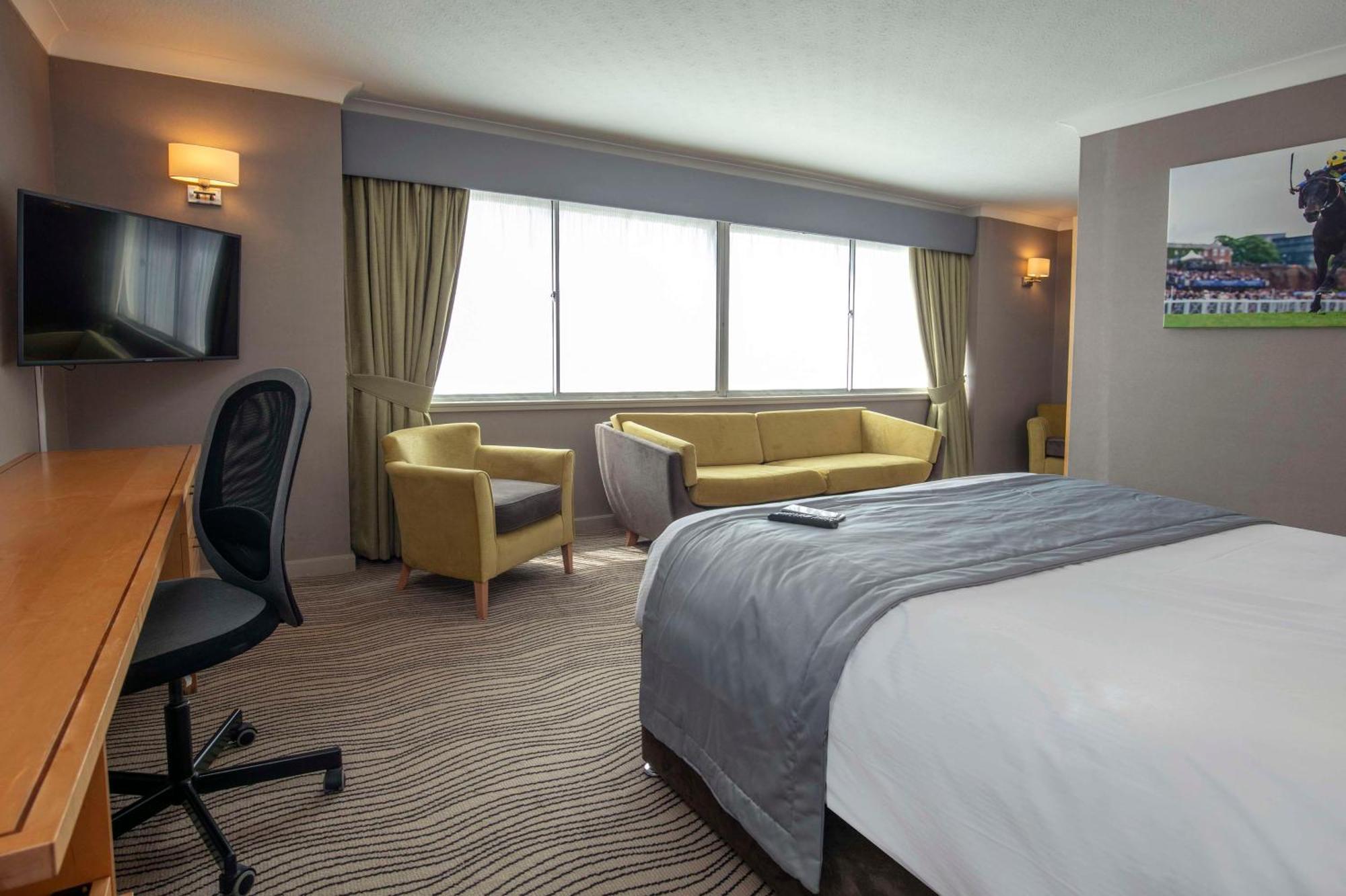 Best Western Heath Court Hotel Newmarket  Ngoại thất bức ảnh