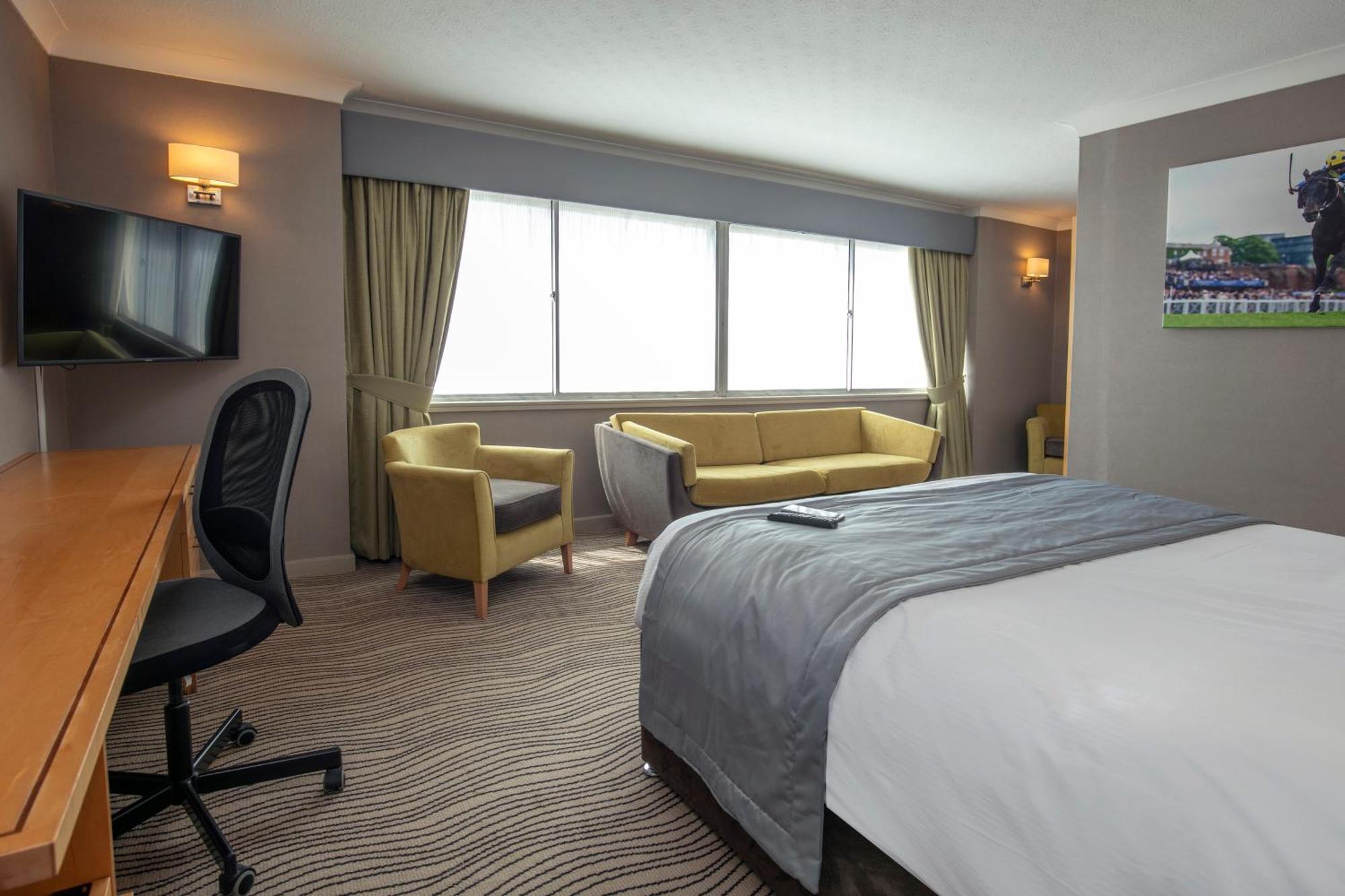 Best Western Heath Court Hotel Newmarket  Ngoại thất bức ảnh